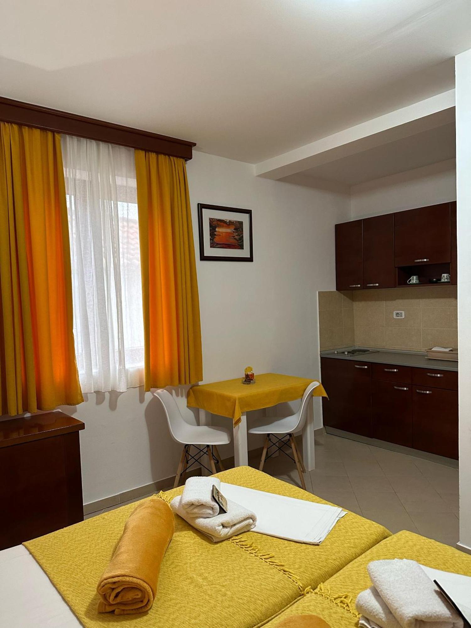 Apartments Krapina Lux 부드바 외부 사진